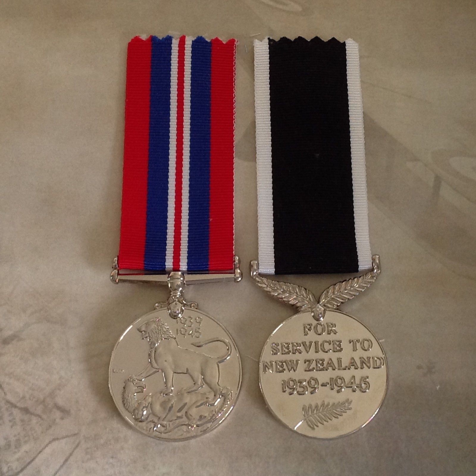 Wwii 1939 45 War And New Zealand War Service Medal Set Wwii Campaign Army