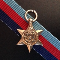 1939 - 1945 STAR MEDAL - GOLD TONE | WWII | MINIATURE | ARMY | AUSTRALIA | WAR