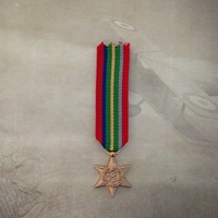 PACIFIC STAR MEDAL - GOLD TONE | WWII | MINIATURE | ARMY | AUSTRALIA | WAR