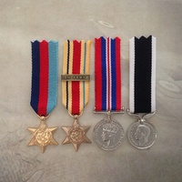 1939 - 45 STAR, AFRICA STAR, 39-45 WAR + NZ WAR SERVICE MEDAL SET | GOLD TONE