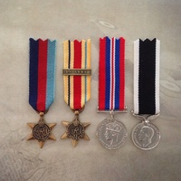 1939 - 45 STAR, AFRICA STAR, ITALY STAR, 39-45 WAR + NZ WAR SERVICE MEDAL SET | ANTIQUE TONE