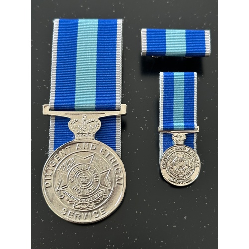 Queensland Police Service Diligent and Ethical Service Medal Set + Mini | Mounted | QPS | Australia