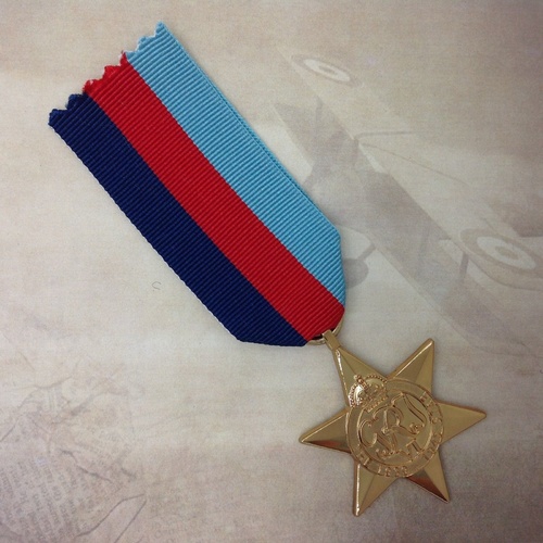 1939 - 1945 STAR MEDAL | GOLD TONE | WWII | WORLD WAR TWO | CAMPAIGN | ARMY