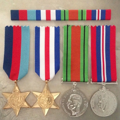1939-45 STAR, FRANCE & GER  STAR, 1939-45 DEFENCE, WAR MEDAL + RIBBON BAR