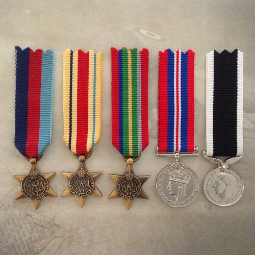 1939-45 STAR, AFRICA, PACIFIC STAR, 39-45 WAR + NZWSM MEDAL SET | ANTIQUE | MINI