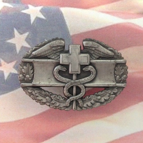 U.S. ARMY COMBAT MEDICAL BADGE | 1ST AWARD | WAR | MILITARY 